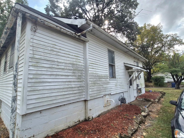 1504 GROVE Street, Eldorado, Illinois 62930, 1 Bedroom Bedrooms, 0 ,1 BathroomBathrooms,Residential,For Sale,GROVE,0,RMAEB459834