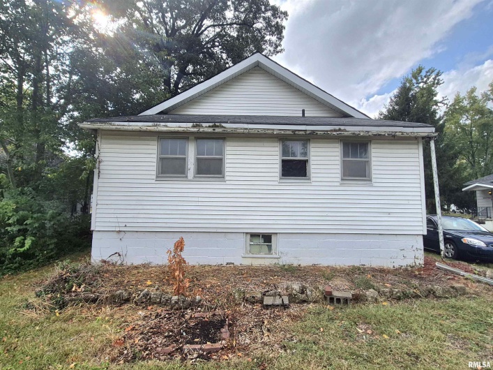 1504 GROVE Street, Eldorado, Illinois 62930, 1 Bedroom Bedrooms, 0 ,1 BathroomBathrooms,Residential,For Sale,GROVE,0,RMAEB459834