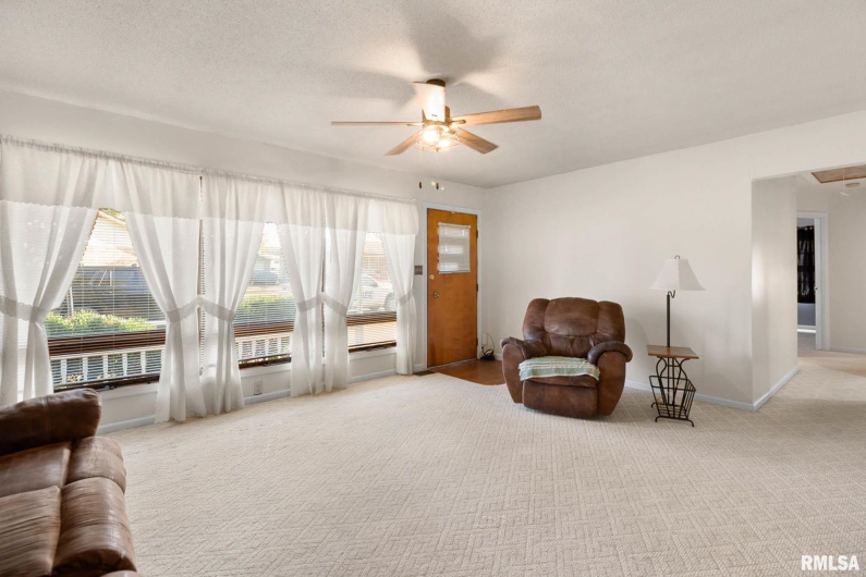 104 Deborann Drive, Carrier Mills, Illinois 62917, 3 Bedrooms Bedrooms, 0 ,1 BathroomBathrooms,Residential,For Sale,Deborann,0,RMAQC4267641