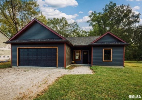 207 Rowatt Street, Cambria, Illinois 62915, 3 Bedrooms Bedrooms, 0 ,2 BathroomsBathrooms,Residential,For Sale,Rowatt,0,RMAEB459837