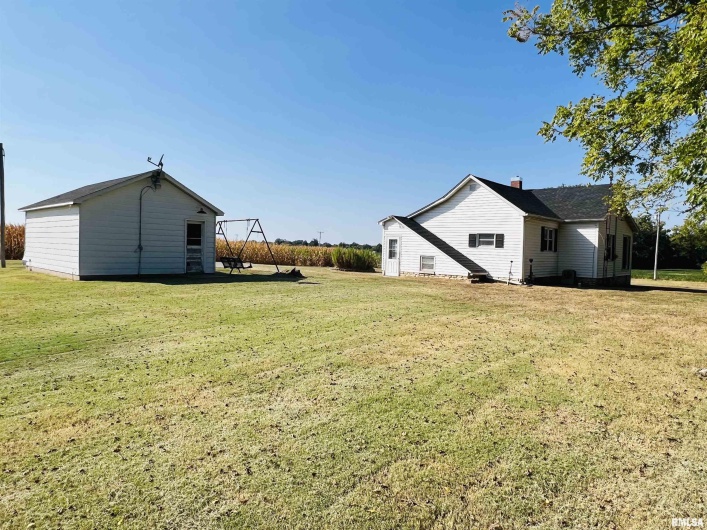 1810 Highway 142 Highway, Eldorado, Illinois 62930, 2 Bedrooms Bedrooms, 0 ,1 BathroomBathrooms,Residential,For Sale,Highway 142,0,RMAEB459838
