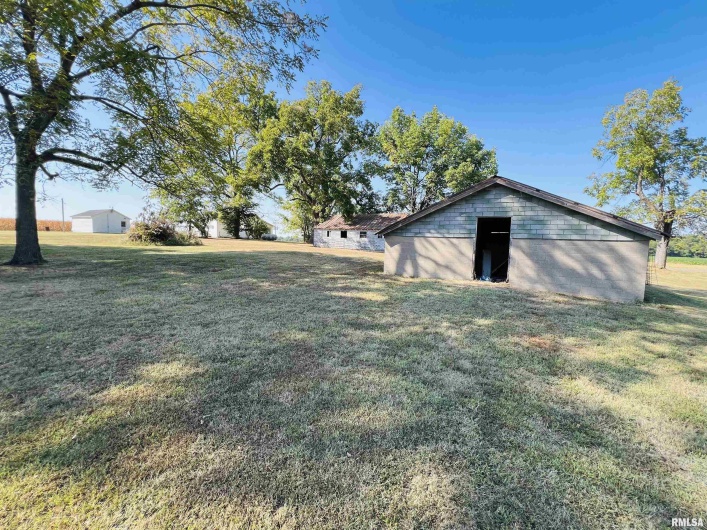 1810 Highway 142 Highway, Eldorado, Illinois 62930, 2 Bedrooms Bedrooms, 0 ,1 BathroomBathrooms,Residential,For Sale,Highway 142,0,RMAEB459838