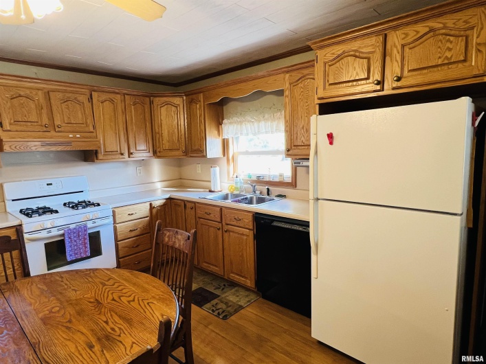 1810 Highway 142 Highway, Eldorado, Illinois 62930, 2 Bedrooms Bedrooms, 0 ,1 BathroomBathrooms,Residential,For Sale,Highway 142,0,RMAEB459838