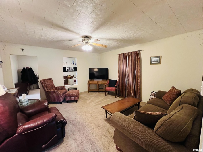 1810 Highway 142 Highway, Eldorado, Illinois 62930, 2 Bedrooms Bedrooms, 0 ,1 BathroomBathrooms,Residential,For Sale,Highway 142,0,RMAEB459838