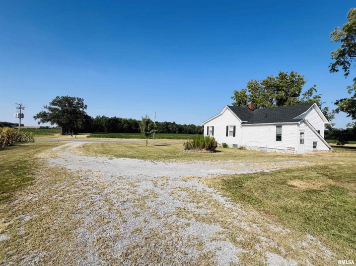 1810 Highway 142 Highway, Eldorado, Illinois 62930, 2 Bedrooms Bedrooms, 0 ,1 BathroomBathrooms,Residential,For Sale,Highway 142,0,RMAEB459838