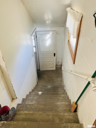 1810 Highway 142 Highway, Eldorado, Illinois 62930, 2 Bedrooms Bedrooms, 0 ,1 BathroomBathrooms,Residential,For Sale,Highway 142,0,RMAEB459838