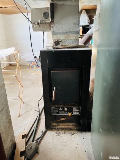 1810 Highway 142 Highway, Eldorado, Illinois 62930, 2 Bedrooms Bedrooms, 0 ,1 BathroomBathrooms,Residential,For Sale,Highway 142,0,RMAEB459838