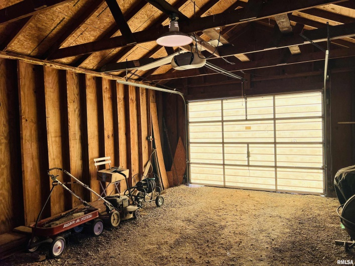 1810 Highway 142 Highway, Eldorado, Illinois 62930, 2 Bedrooms Bedrooms, 0 ,1 BathroomBathrooms,Residential,For Sale,Highway 142,0,RMAEB459838