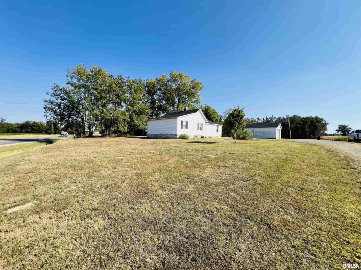 1810 Highway 142 Highway, Eldorado, Illinois 62930, 2 Bedrooms Bedrooms, 0 ,1 BathroomBathrooms,Residential,For Sale,Highway 142,0,RMAEB459838