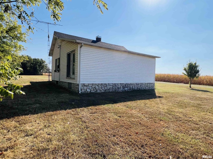 1810 Highway 142 Highway, Eldorado, Illinois 62930, 2 Bedrooms Bedrooms, 0 ,1 BathroomBathrooms,Residential,For Sale,Highway 142,0,RMAEB459838