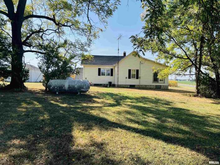 1810 Highway 142 Highway, Eldorado, Illinois 62930, 2 Bedrooms Bedrooms, 0 ,1 BathroomBathrooms,Residential,For Sale,Highway 142,0,RMAEB459838