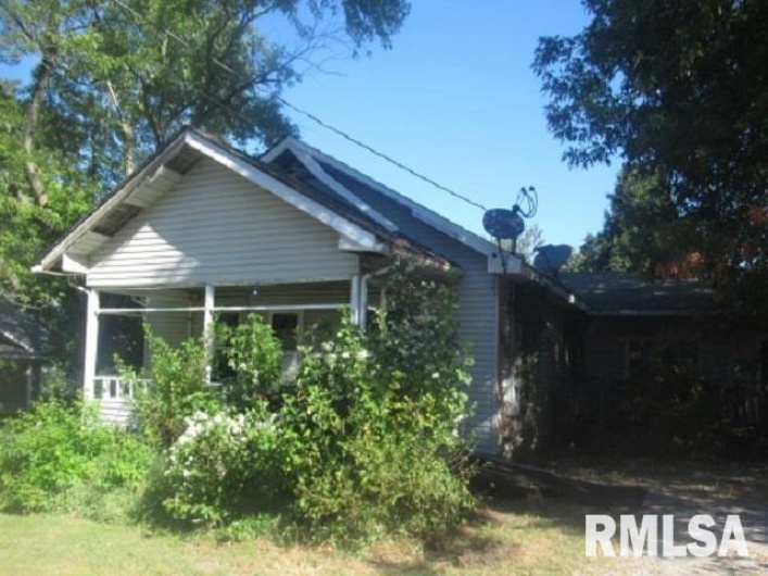 310 BLOSSOM Street, Carterville, Illinois 62918, 3 Bedrooms Bedrooms, 0 ,3 BathroomsBathrooms,Residential,For Sale,BLOSSOM,0,RMAEB459839