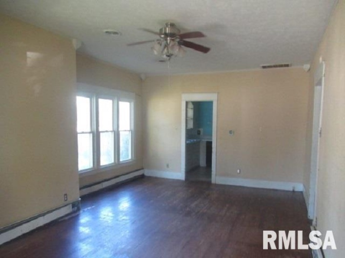 310 BLOSSOM Street, Carterville, Illinois 62918, 3 Bedrooms Bedrooms, 0 ,3 BathroomsBathrooms,Residential,For Sale,BLOSSOM,0,RMAEB459839