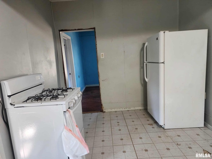 803 RIDGE Street, Carterville, Illinois 62918, 2 Bedrooms Bedrooms, 0 ,1 BathroomBathrooms,Residential,For Sale,RIDGE,0,RMAEB459843