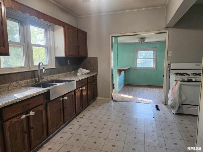 803 RIDGE Street, Carterville, Illinois 62918, 2 Bedrooms Bedrooms, 0 ,1 BathroomBathrooms,Residential,For Sale,RIDGE,0,RMAEB459843