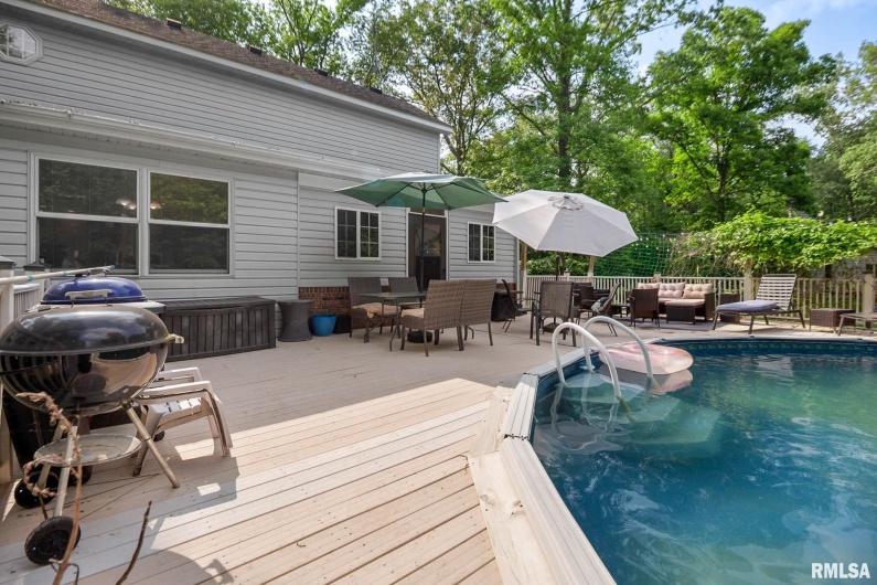 1816 Calico Road, Marion, Illinois 62959, 3 Bedrooms Bedrooms, 0 ,2 BathroomsBathrooms,Residential,For Sale,Calico,0,RMAQC4263528