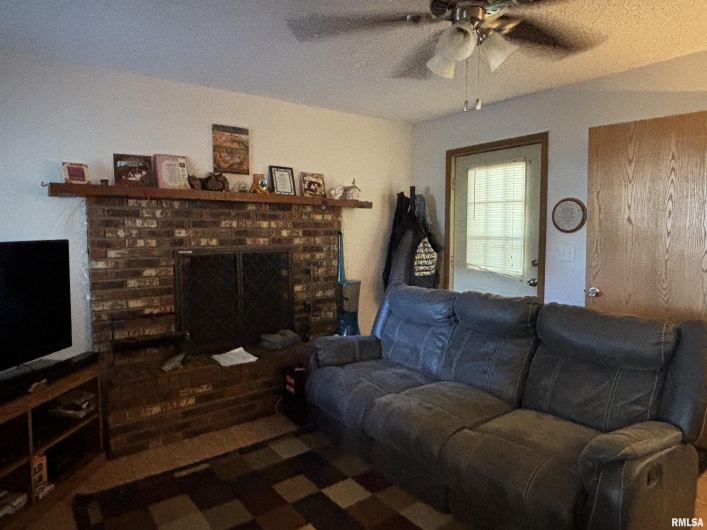 119 WARREN Street, Anna, Illinois 62906, 2 Bedrooms Bedrooms, 0 ,2 BathroomsBathrooms,Residential,For Sale,WARREN,0,RMAEB459849