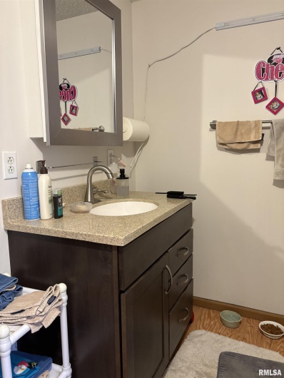 119 WARREN Street, Anna, Illinois 62906, 2 Bedrooms Bedrooms, 0 ,2 BathroomsBathrooms,Residential,For Sale,WARREN,0,RMAEB459849