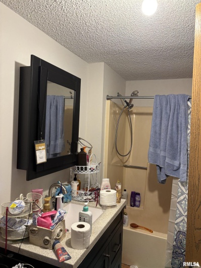 119 WARREN Street, Anna, Illinois 62906, 2 Bedrooms Bedrooms, 0 ,2 BathroomsBathrooms,Residential,For Sale,WARREN,0,RMAEB459849