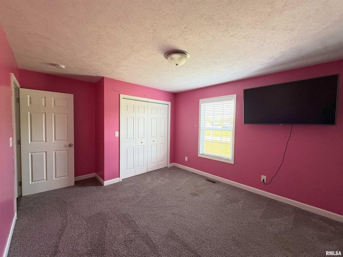 6005 CHANDLER Drive, Carterville, Illinois 62918, 4 Bedrooms Bedrooms, 0 ,2 BathroomsBathrooms,Residential,For Sale,CHANDLER,0,RMAEB459850