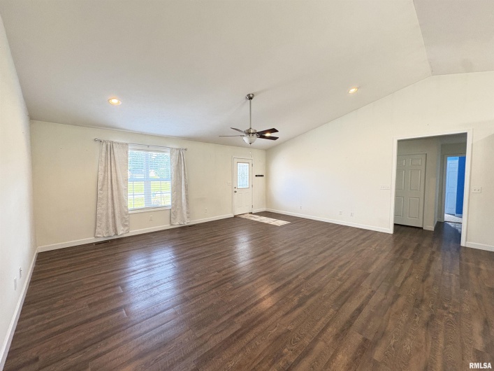 6005 CHANDLER Drive, Carterville, Illinois 62918, 4 Bedrooms Bedrooms, 0 ,2 BathroomsBathrooms,Residential,For Sale,CHANDLER,0,RMAEB459850