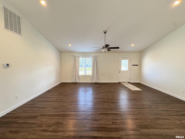 6005 CHANDLER Drive, Carterville, Illinois 62918, 4 Bedrooms Bedrooms, 0 ,2 BathroomsBathrooms,Residential,For Sale,CHANDLER,0,RMAEB459850