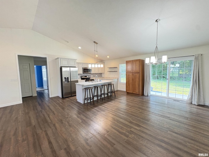 6005 CHANDLER Drive, Carterville, Illinois 62918, 4 Bedrooms Bedrooms, 0 ,2 BathroomsBathrooms,Residential,For Sale,CHANDLER,0,RMAEB459850
