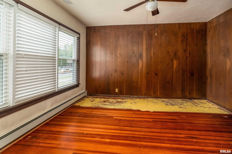 2120 LOGAN Street, Murphysboro, Illinois 62966, 3 Bedrooms Bedrooms, 0 ,1 BathroomBathrooms,Residential,For Sale,LOGAN,0,RMAEB459852