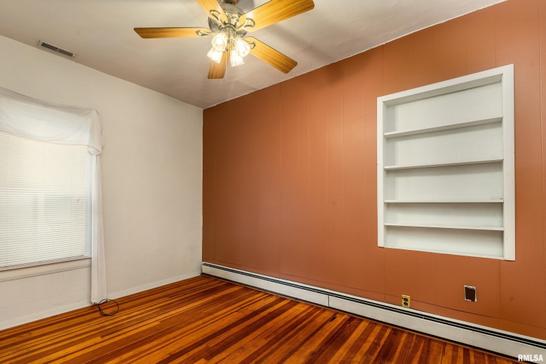 2120 LOGAN Street, Murphysboro, Illinois 62966, 3 Bedrooms Bedrooms, 0 ,1 BathroomBathrooms,Residential,For Sale,LOGAN,0,RMAEB459852