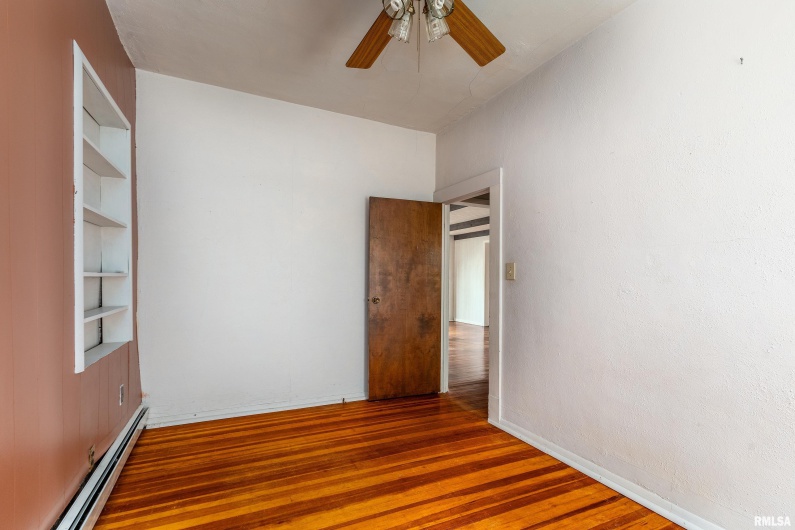 2120 LOGAN Street, Murphysboro, Illinois 62966, 3 Bedrooms Bedrooms, 0 ,1 BathroomBathrooms,Residential,For Sale,LOGAN,0,RMAEB459852