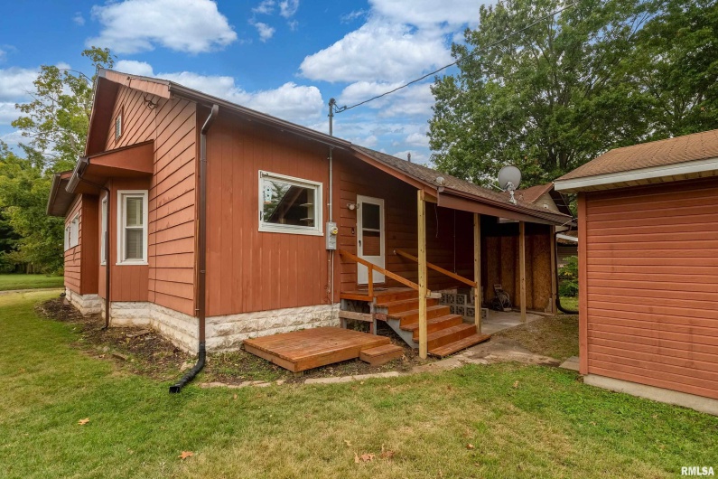 2120 LOGAN Street, Murphysboro, Illinois 62966, 3 Bedrooms Bedrooms, 0 ,1 BathroomBathrooms,Residential,For Sale,LOGAN,0,RMAEB459852