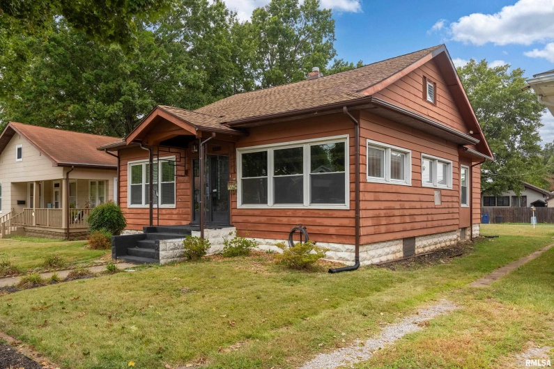2120 LOGAN Street, Murphysboro, Illinois 62966, 3 Bedrooms Bedrooms, 0 ,1 BathroomBathrooms,Residential,For Sale,LOGAN,0,RMAEB459852