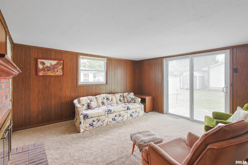 707 DOGWOOD Lane, Marion, Illinois 62959, 3 Bedrooms Bedrooms, 0 ,1 BathroomBathrooms,Residential,For Sale,DOGWOOD,0,RMAEB459856