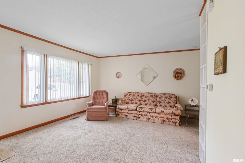 707 DOGWOOD Lane, Marion, Illinois 62959, 3 Bedrooms Bedrooms, 0 ,1 BathroomBathrooms,Residential,For Sale,DOGWOOD,0,RMAEB459856