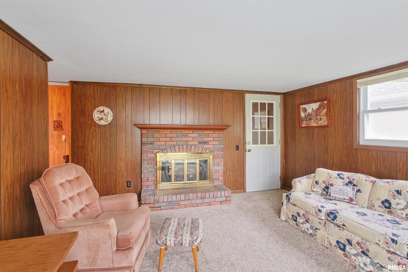 707 DOGWOOD Lane, Marion, Illinois 62959, 3 Bedrooms Bedrooms, 0 ,1 BathroomBathrooms,Residential,For Sale,DOGWOOD,0,RMAEB459856