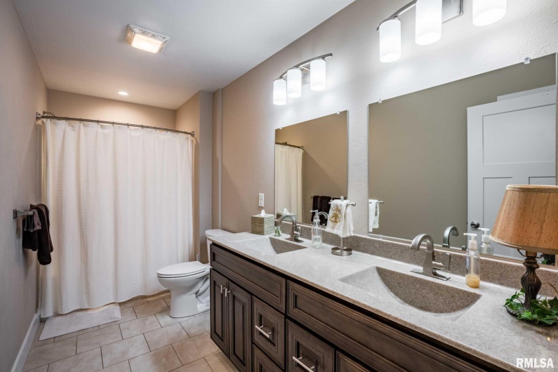 1205 WILDFLOWER Lane, Herrin, Illinois 62948, 4 Bedrooms Bedrooms, 0 ,2 BathroomsBathrooms,Residential,For Sale,WILDFLOWER,0,RMAQC4267693