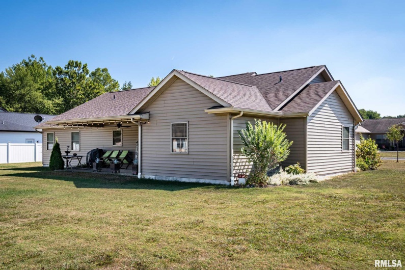 1205 WILDFLOWER Lane, Herrin, Illinois 62948, 4 Bedrooms Bedrooms, 0 ,2 BathroomsBathrooms,Residential,For Sale,WILDFLOWER,0,RMAQC4267693