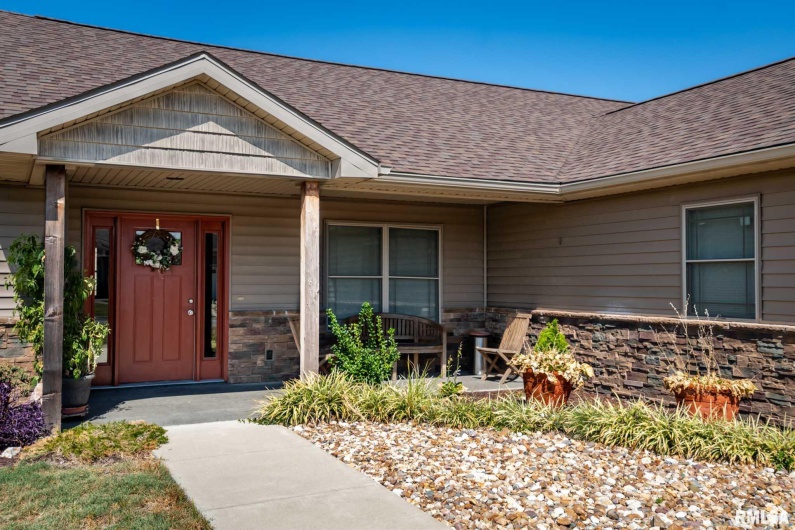 1205 WILDFLOWER Lane, Herrin, Illinois 62948, 4 Bedrooms Bedrooms, 0 ,2 BathroomsBathrooms,Residential,For Sale,WILDFLOWER,0,RMAQC4267693