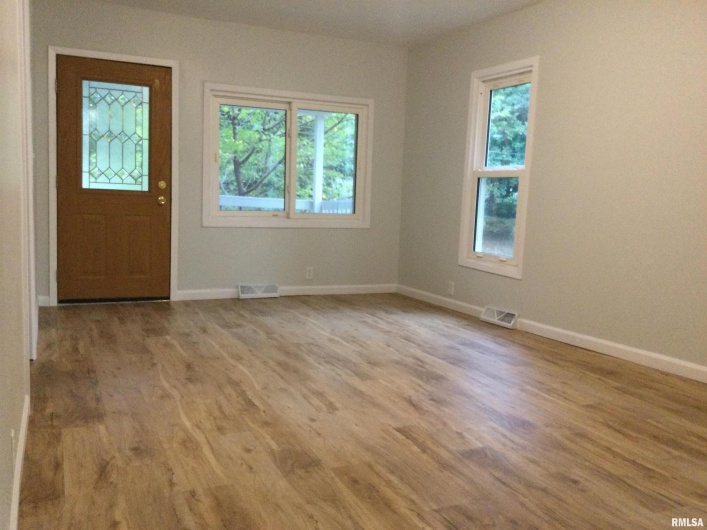 110 EAST Avenue, Anna, Illinois 62906, 3 Bedrooms Bedrooms, 0 ,1 BathroomBathrooms,Residential,For Sale,EAST,0,RMAQC4267709