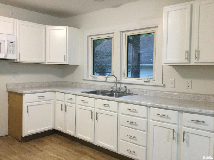 110 EAST Avenue, Anna, Illinois 62906, 3 Bedrooms Bedrooms, 0 ,1 BathroomBathrooms,Residential,For Sale,EAST,0,RMAQC4267709