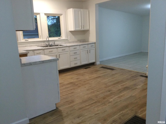 110 EAST Avenue, Anna, Illinois 62906, 3 Bedrooms Bedrooms, 0 ,1 BathroomBathrooms,Residential,For Sale,EAST,0,RMAQC4267709