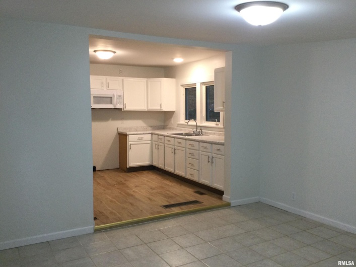 110 EAST Avenue, Anna, Illinois 62906, 3 Bedrooms Bedrooms, 0 ,1 BathroomBathrooms,Residential,For Sale,EAST,0,RMAQC4267709
