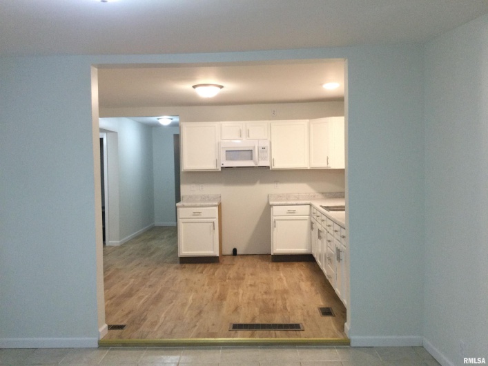 110 EAST Avenue, Anna, Illinois 62906, 3 Bedrooms Bedrooms, 0 ,1 BathroomBathrooms,Residential,For Sale,EAST,0,RMAQC4267709