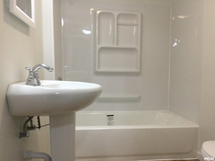 110 EAST Avenue, Anna, Illinois 62906, 3 Bedrooms Bedrooms, 0 ,1 BathroomBathrooms,Residential,For Sale,EAST,0,RMAQC4267709