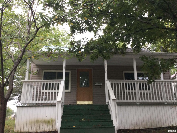 110 EAST Avenue, Anna, Illinois 62906, 3 Bedrooms Bedrooms, 0 ,1 BathroomBathrooms,Residential,For Sale,EAST,0,RMAQC4267709