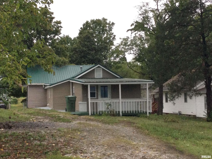 110 EAST Avenue, Anna, Illinois 62906, 3 Bedrooms Bedrooms, 0 ,1 BathroomBathrooms,Residential,For Sale,EAST,0,RMAQC4267709