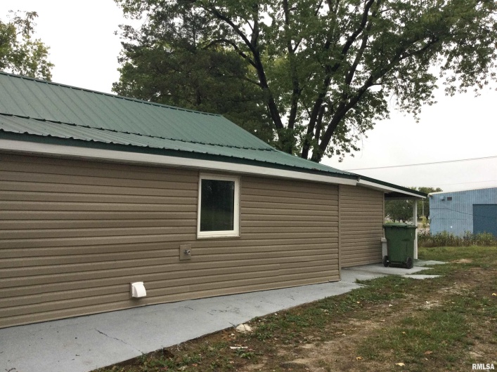 110 EAST Avenue, Anna, Illinois 62906, 3 Bedrooms Bedrooms, 0 ,1 BathroomBathrooms,Residential,For Sale,EAST,0,RMAQC4267709