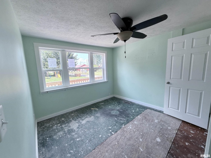 407 BUCHANAN Street, Marion, Illinois 62959, 3 Bedrooms Bedrooms, 0 ,2 BathroomsBathrooms,Residential,For Sale,BUCHANAN,0,RMAEB459865