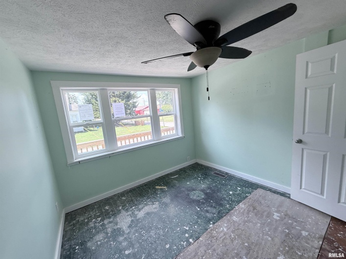 407 BUCHANAN Street, Marion, Illinois 62959, 3 Bedrooms Bedrooms, 0 ,2 BathroomsBathrooms,Residential,For Sale,BUCHANAN,0,RMAEB459865