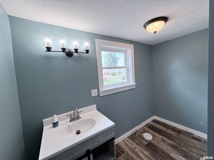 407 BUCHANAN Street, Marion, Illinois 62959, 3 Bedrooms Bedrooms, 0 ,2 BathroomsBathrooms,Residential,For Sale,BUCHANAN,0,RMAEB459865
